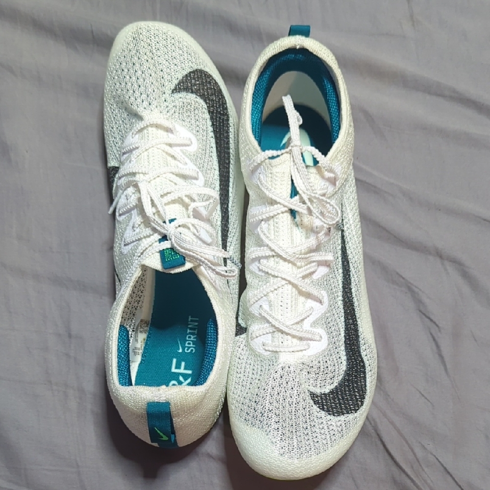 Nike White and Teal Women's Athletic Shoes